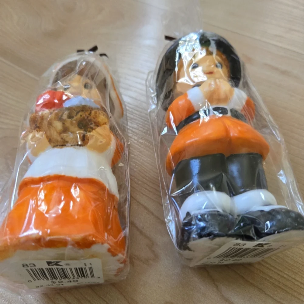 Set of 2 vintage 1990s Thanksgiving pilgrim candles, NWT